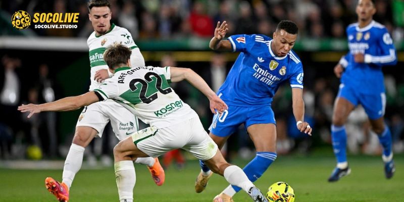 Đội khách Elche đối mặt với 90 phút "tra tấn" thể lực trước sức ép khủng khiếp từ đội bóng Hoàng gia